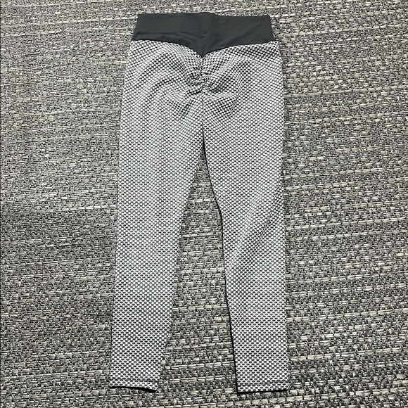 Scrunched Butt Leggings Grey & White - Picture 1 of 10